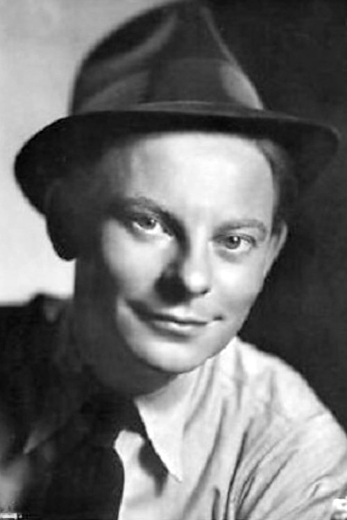 Horst Birr as Wanja - Hotelangestellter