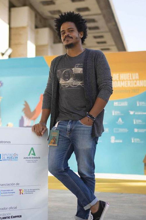 Ramón Emilio Candelario as Agente Paulino