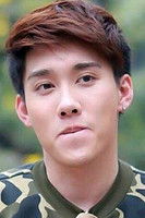 Cherdchanin Rittapinun as Elle [Man]