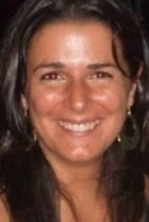 Catherina Martínez as Isabella (voz)