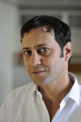 Michaël Prazan as Self (narrator)