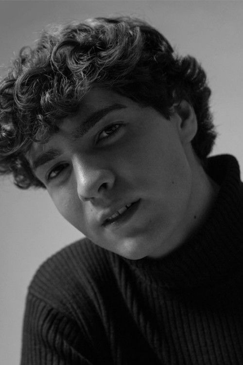 Francisco Vicentini as Ramiro