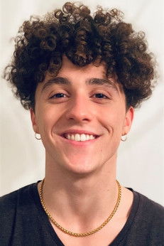 Eliott Lobrot as Lucien