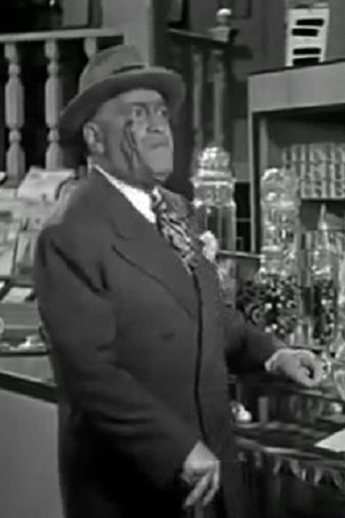 Victor Travis as Spectator with Toupee (uncredited)