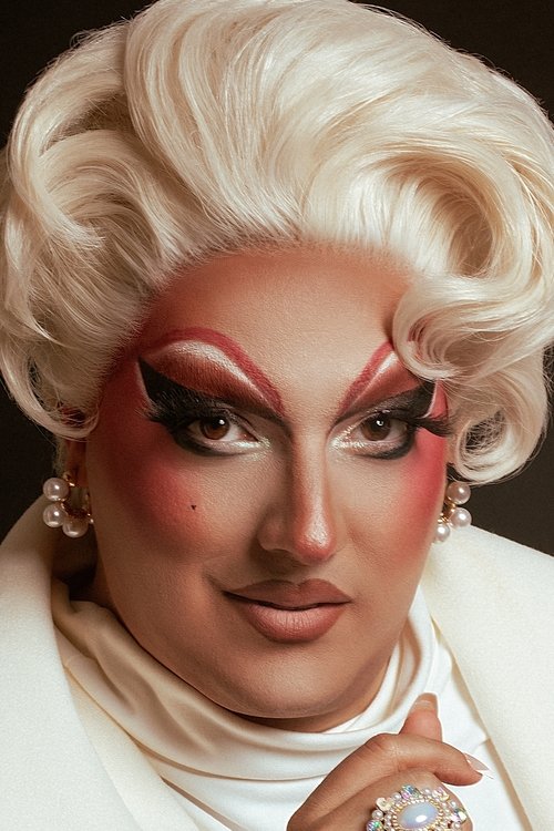 La Caneli (Alberto Fernández) as Self - Travesti