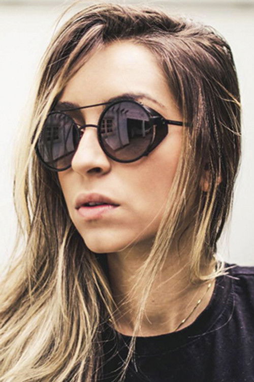 Gabrielly Bertolino as Celeste