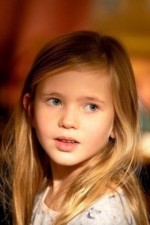 Hannah Castel Chiche as Natalie child