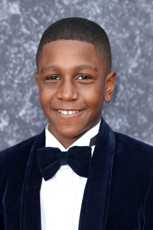 Keiyon Cook as Stevie