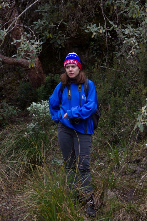 Andrea Sánchez as Extra desierto