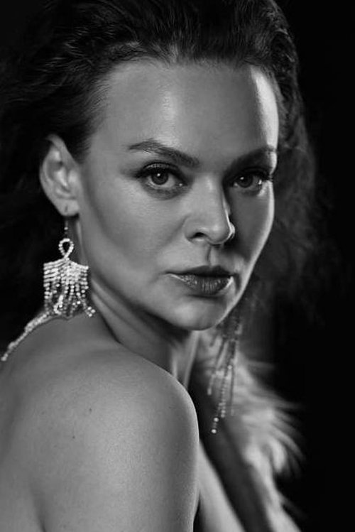 Tatiana Mikhina as Ilona Budishkina