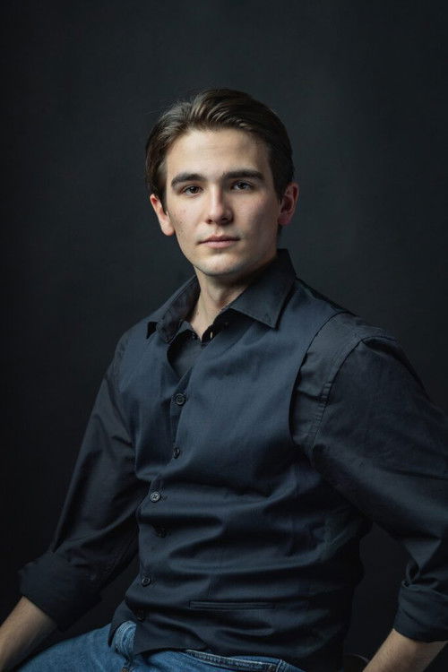 György Veress as Ádám