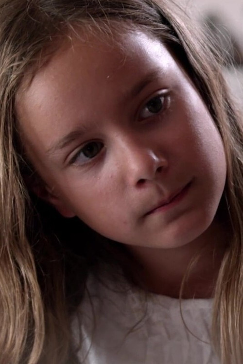 Lou-Émilie Alves as Léa