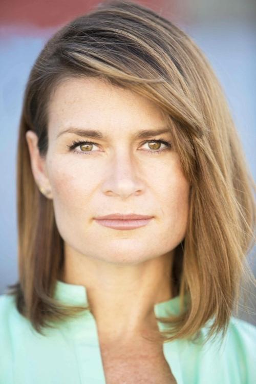 Carrie Lazar as Caroline