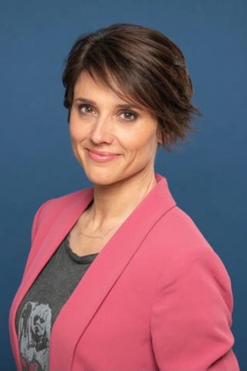 Mélanie Taravant as Self : Presenter