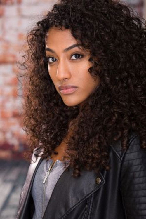 Janina Gordillo as Channel