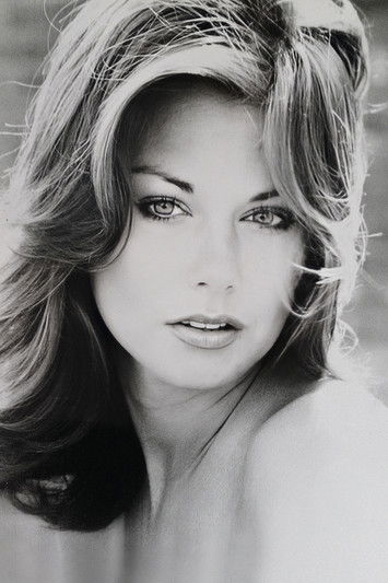 Susanne Reed as Ruth Jones