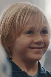 Robert Roar Hansen as Holger