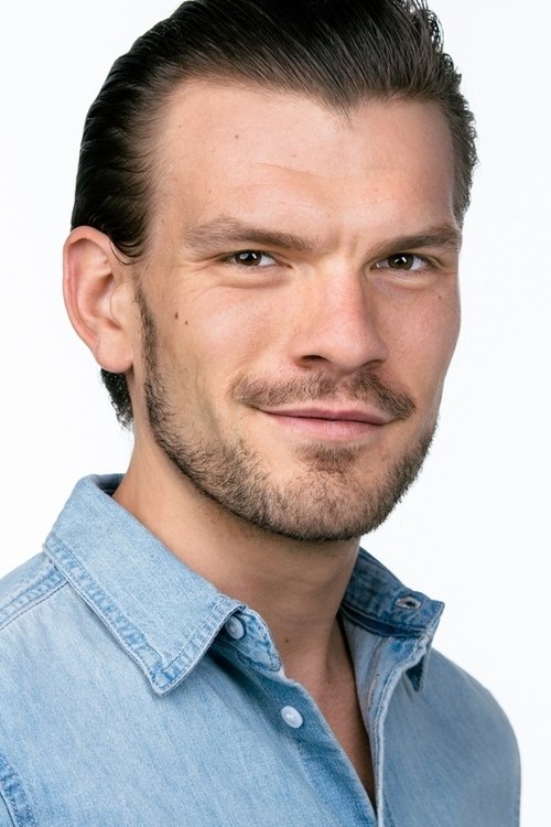 Ryan Czerwonko as Kelvin