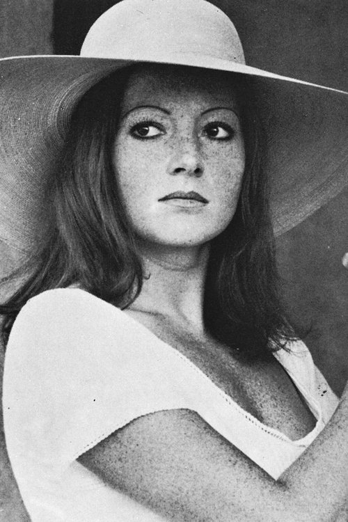 Agnes Kalpagos as Prisoner