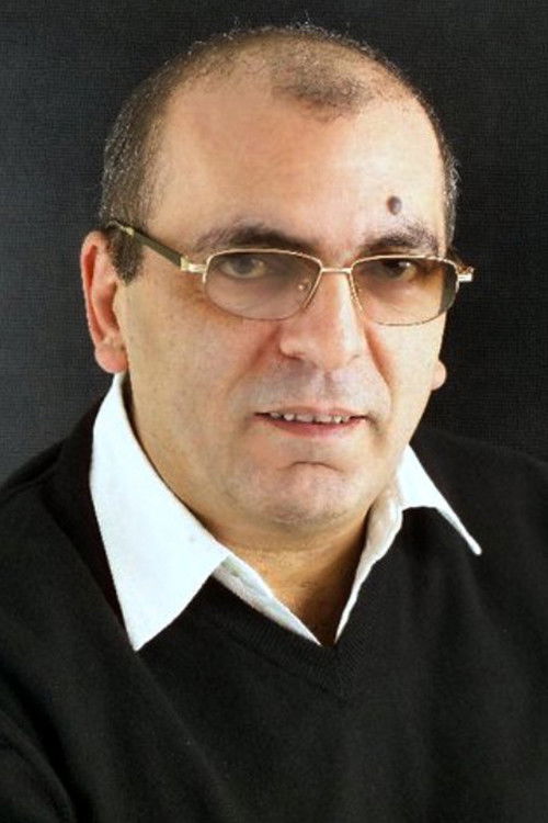 Artur Grigoryan as Vahe