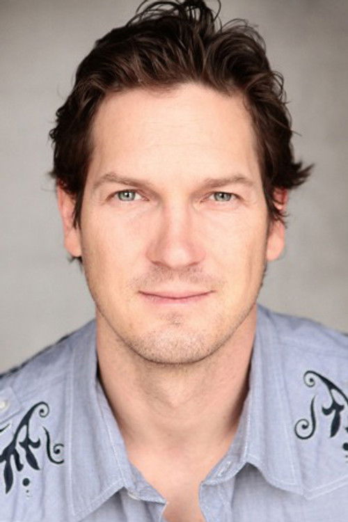 Mike Carpenter as Cliff Minton