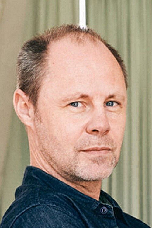 Christopher van Duijn as Lennie