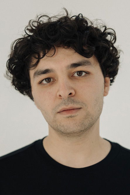 Ekremcan Arslandağ as Murat