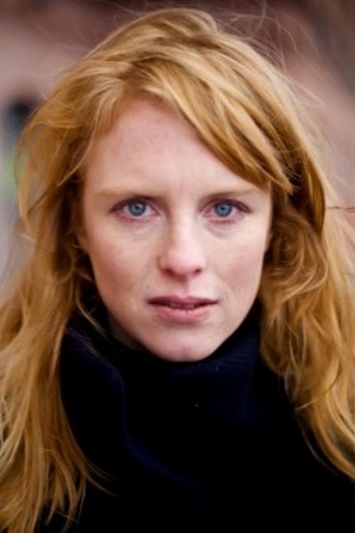 Annelies Appelhof as Jongedame met rood haar