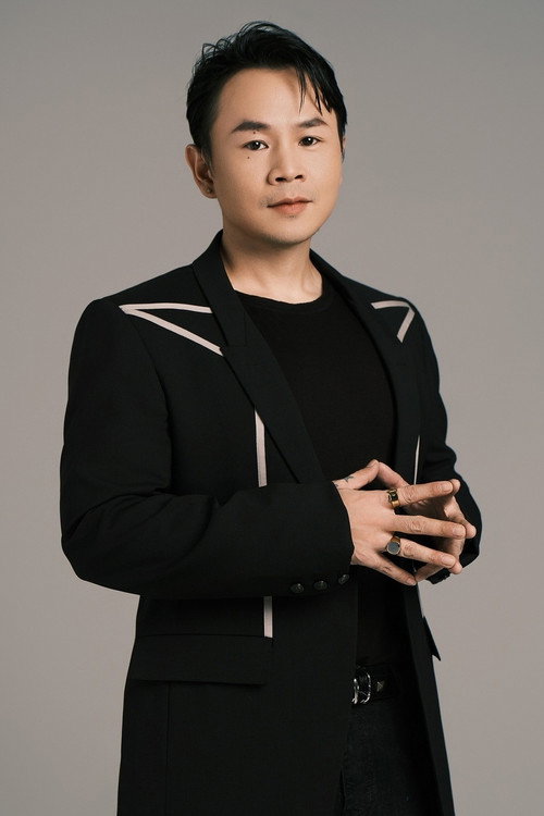 Binz as Self - Performer