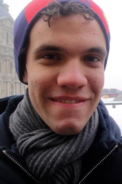 Gustavo Pereira as Índio