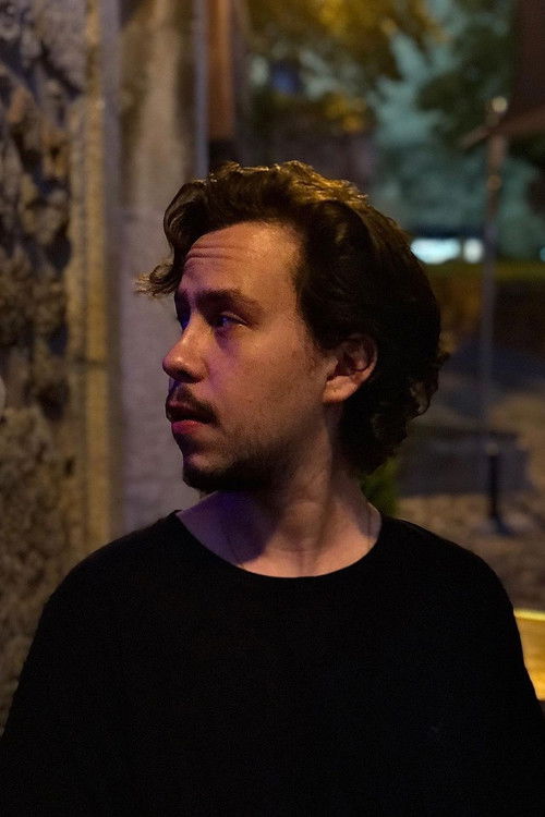 Martim Carvalho as Martim