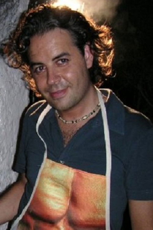 Cholo Moratalla as Manuel (voice, uncredited)