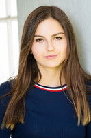 Izzy Eggerling as Piper Paxton