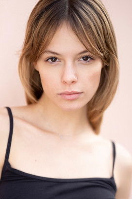 Ludovica Barbarito as Silvia