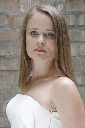 Eszter Csépai as Sóskuti Ibolya