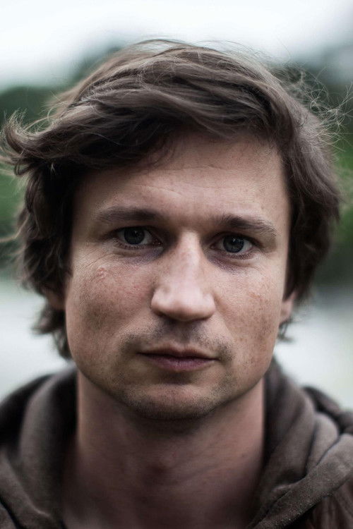 Maciek Hamela as Barman