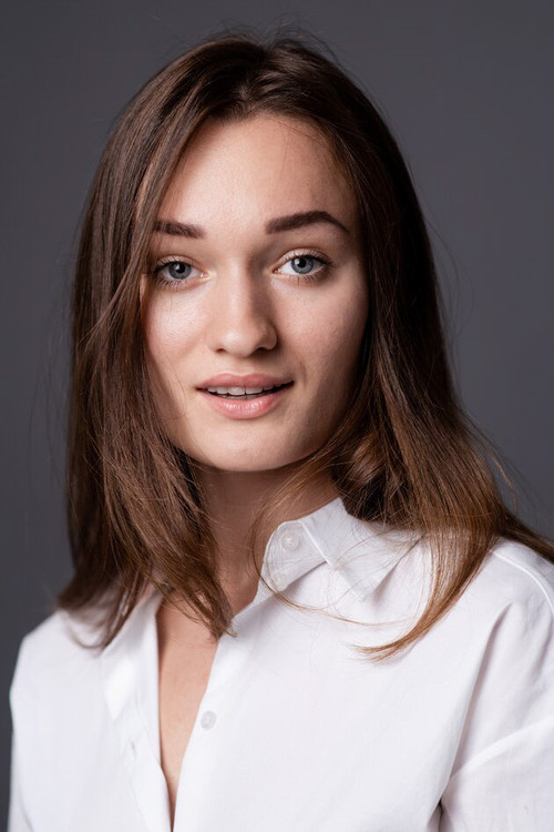 Diana Gloster as Liza