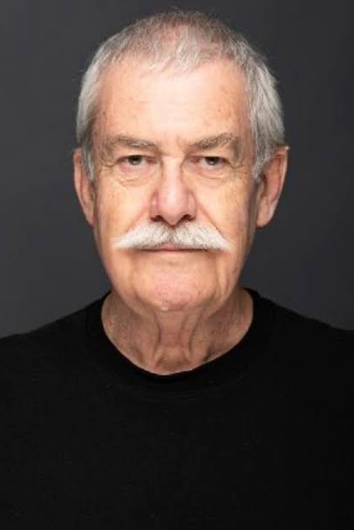 Osman İskender Bayer as Erdal