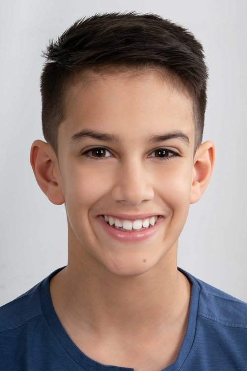 Maxwell Purushothaman as Chris