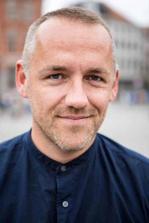 Xavier Taveirne as Self - Host