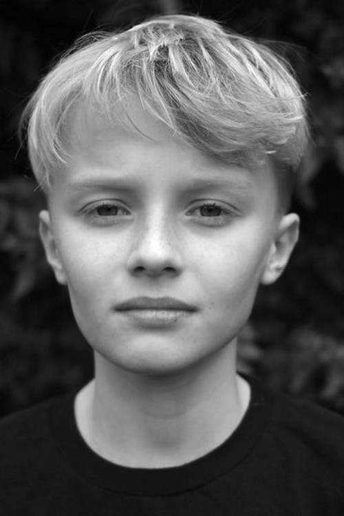 Cassius Flemyng as Eric