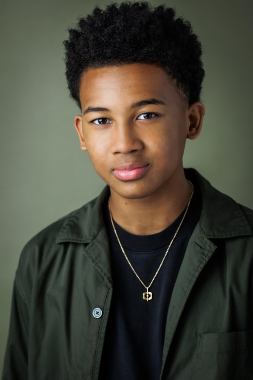 Lennox Leacock as Quinn