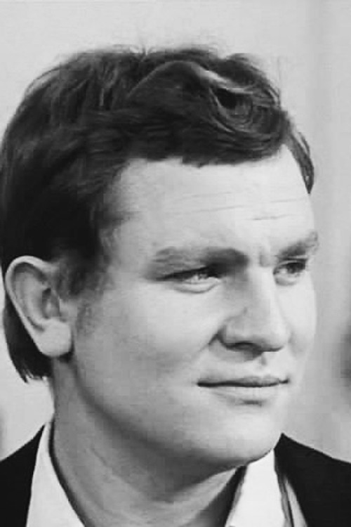 Aleksandr Yanvaryov as Александр Жамин