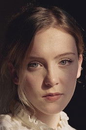 Laura Bakker as Lilly