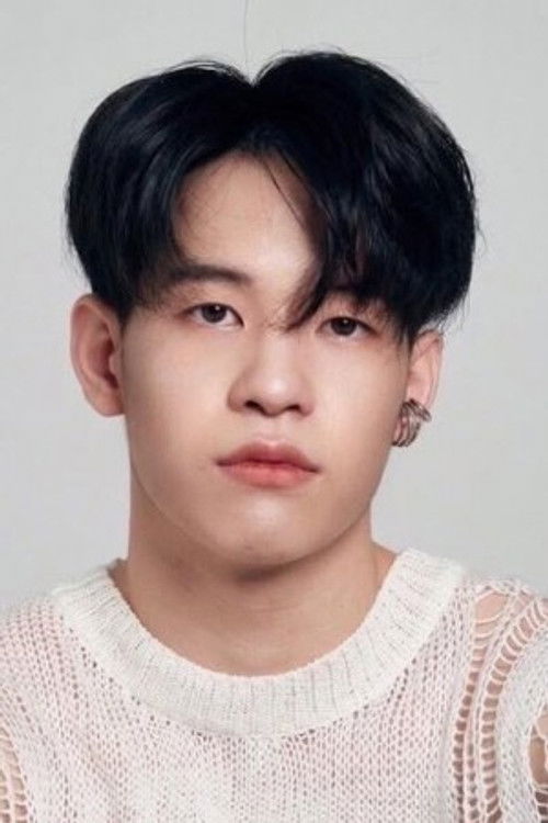 Paratthakorn Duangsawang as Pee