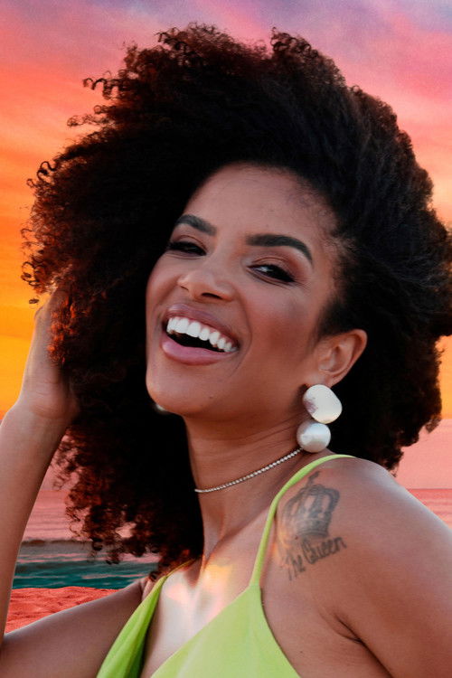 Maíra Soares as Self