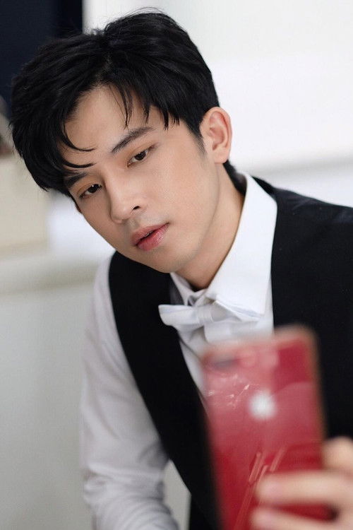 Tantimaporn Supawit as Gunman