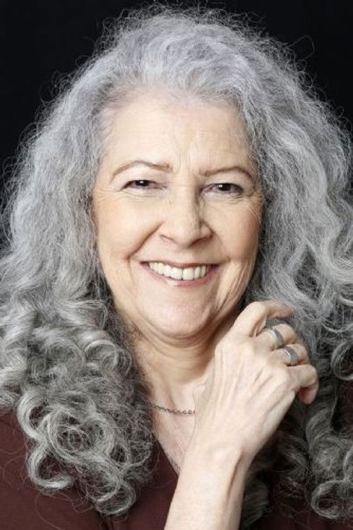 Lourisinha Fernandes as Moradora Asilo