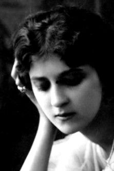 Yvette Andréyor as Joséphine la Pierreuse