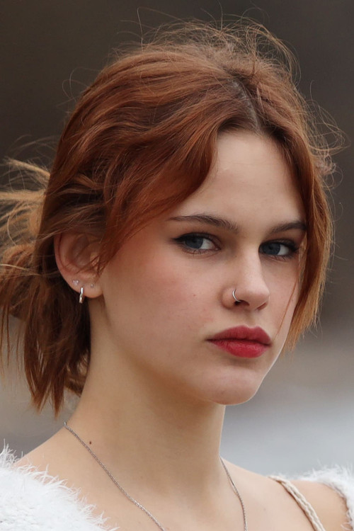 Maja Enger as Melanie